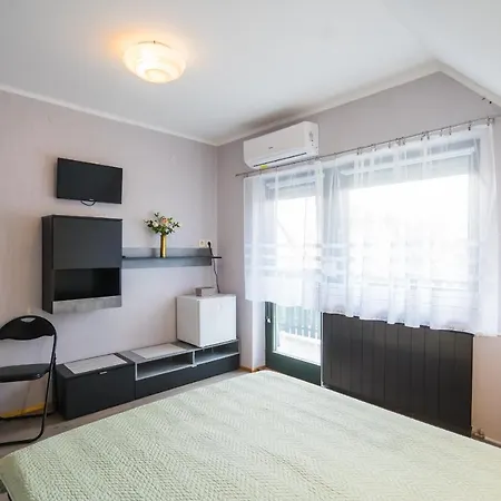 Csini Vendeghaz Πανσιόν