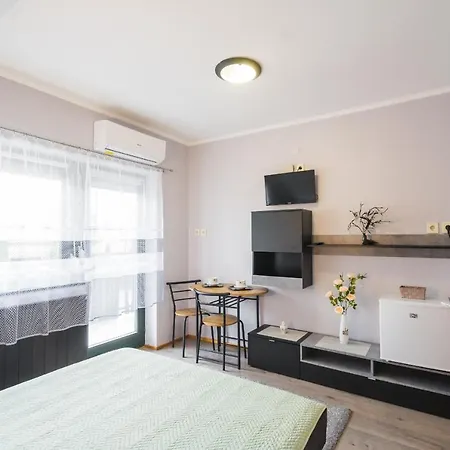 Csini Vendeghaz Guest house *