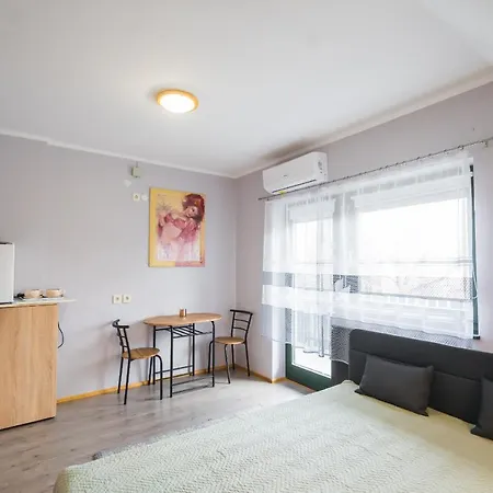 Csini Vendeghaz Konukevi Balatonföldvár