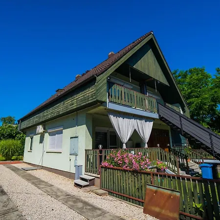 Csini Vendeghaz Vendégház