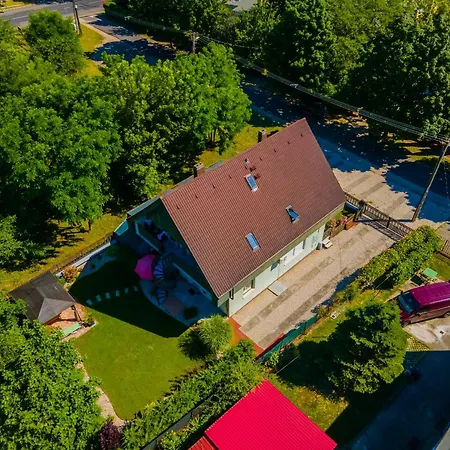 Csini Vendeghaz Guest house Balatonfoldvar